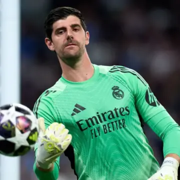بعد موسم ريال مدريد الكارثي.. وكيل تيبو كورتوا يكشف رسميًا عن حقيقة انتقاله إلى دوري روشن السعودي